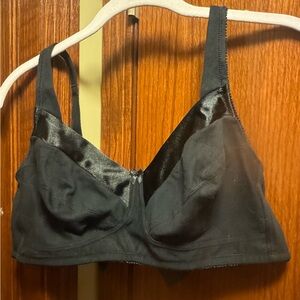 Fruit of the loom - 40 C bra with satin trim EUC